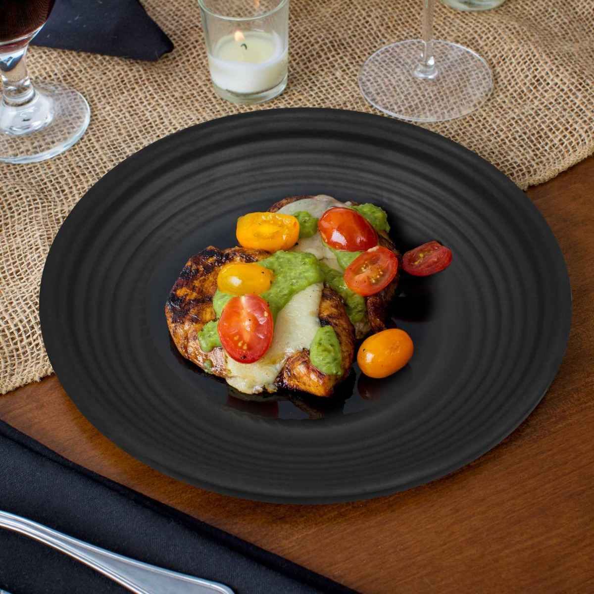 Dinewell Black Matt Small Plate