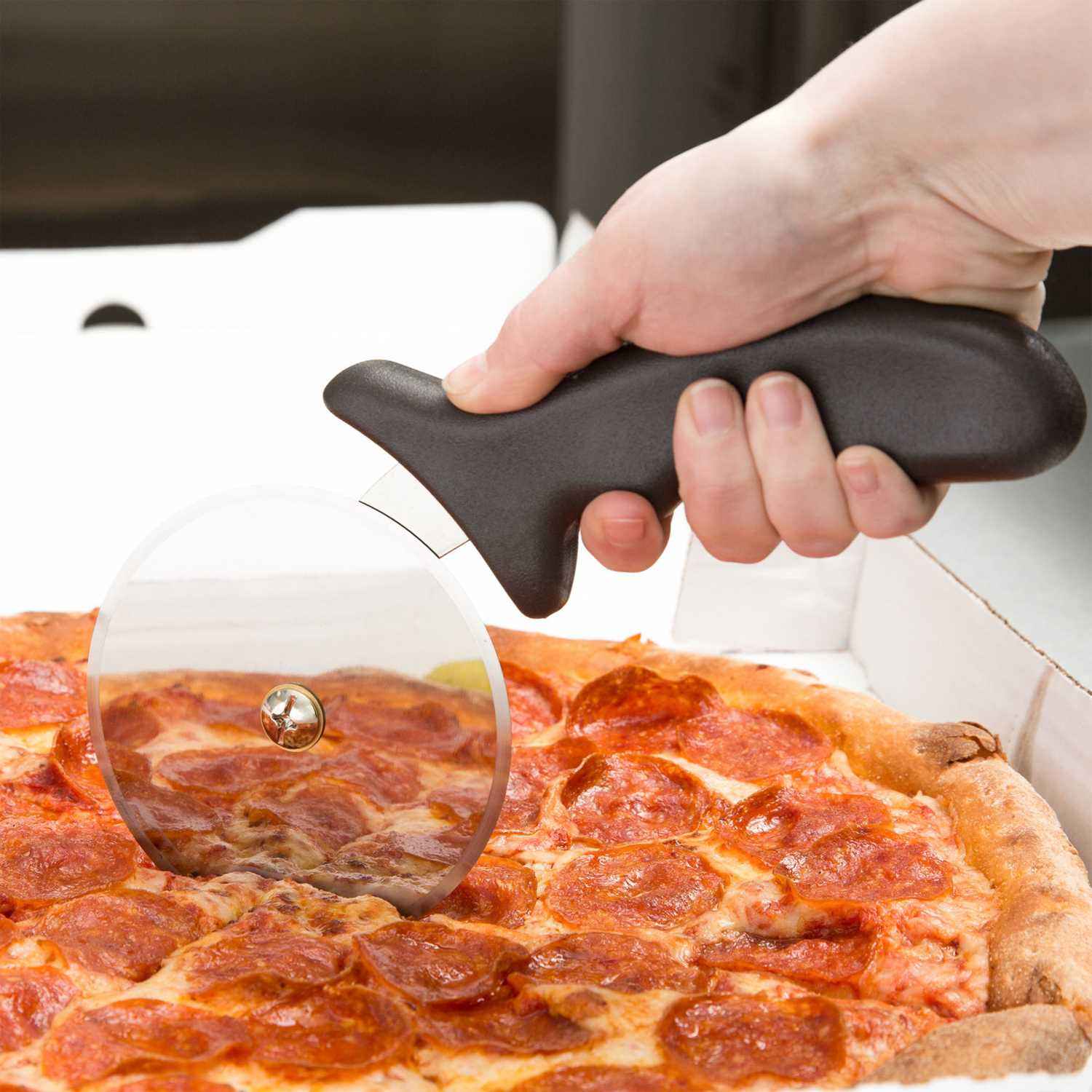 Raj Pizza Cutter Black Handle